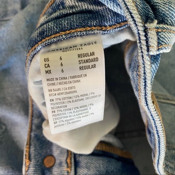 American Eagle Distressed Mom Jeans - Picture 9 of 10